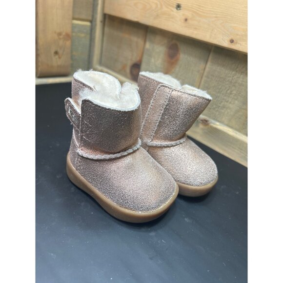 UGG Toddlers Keelan Rose Gold Metallic Glitter Sheepskin Booties Size 0/1 - Picture 2 of 7